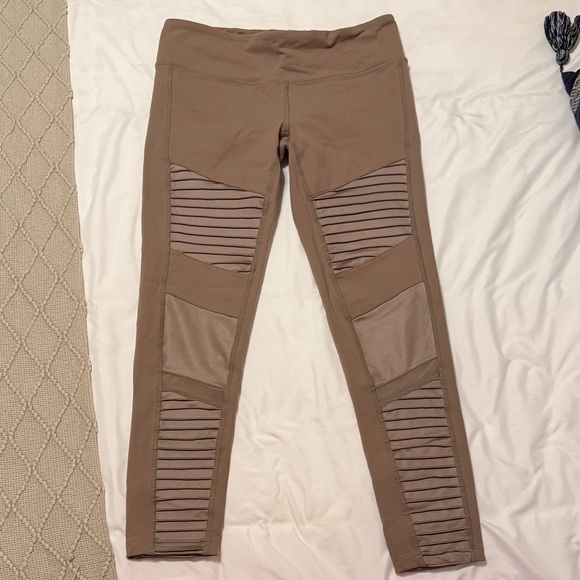 ALO Moto Leggings - Picture 2 of 4